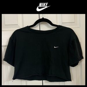 Cropped Nike t-shirt